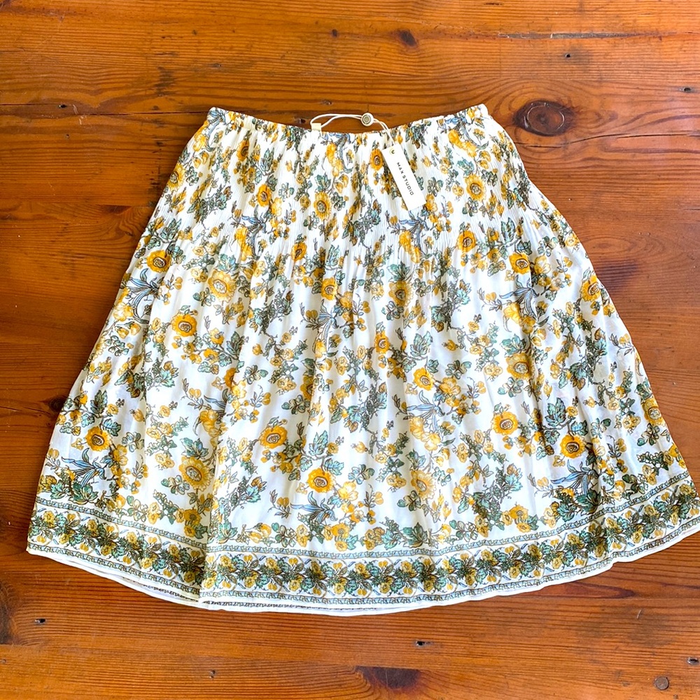 Max Studio / Pleated skirt/ Smocking at waist / Attached Slip /NWT